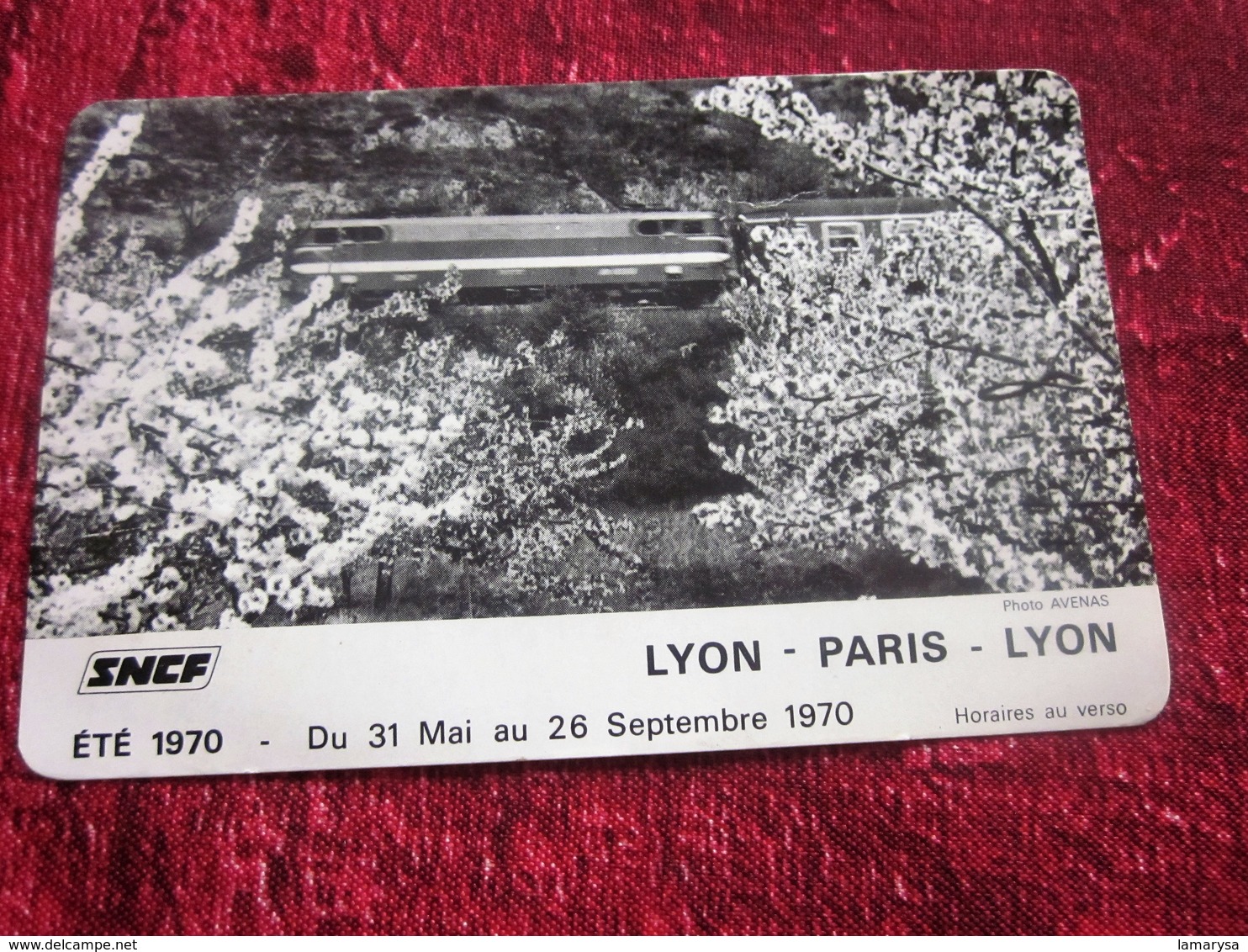 LYON-PARIS-LYON VINTAGE HORAIRE NOUVEAU -SNCF ÉTÉ 1970  VOIR LES GARES FERROVIAIRE DESSERVIES DIJON-MÂCON-CHALONS - Europe