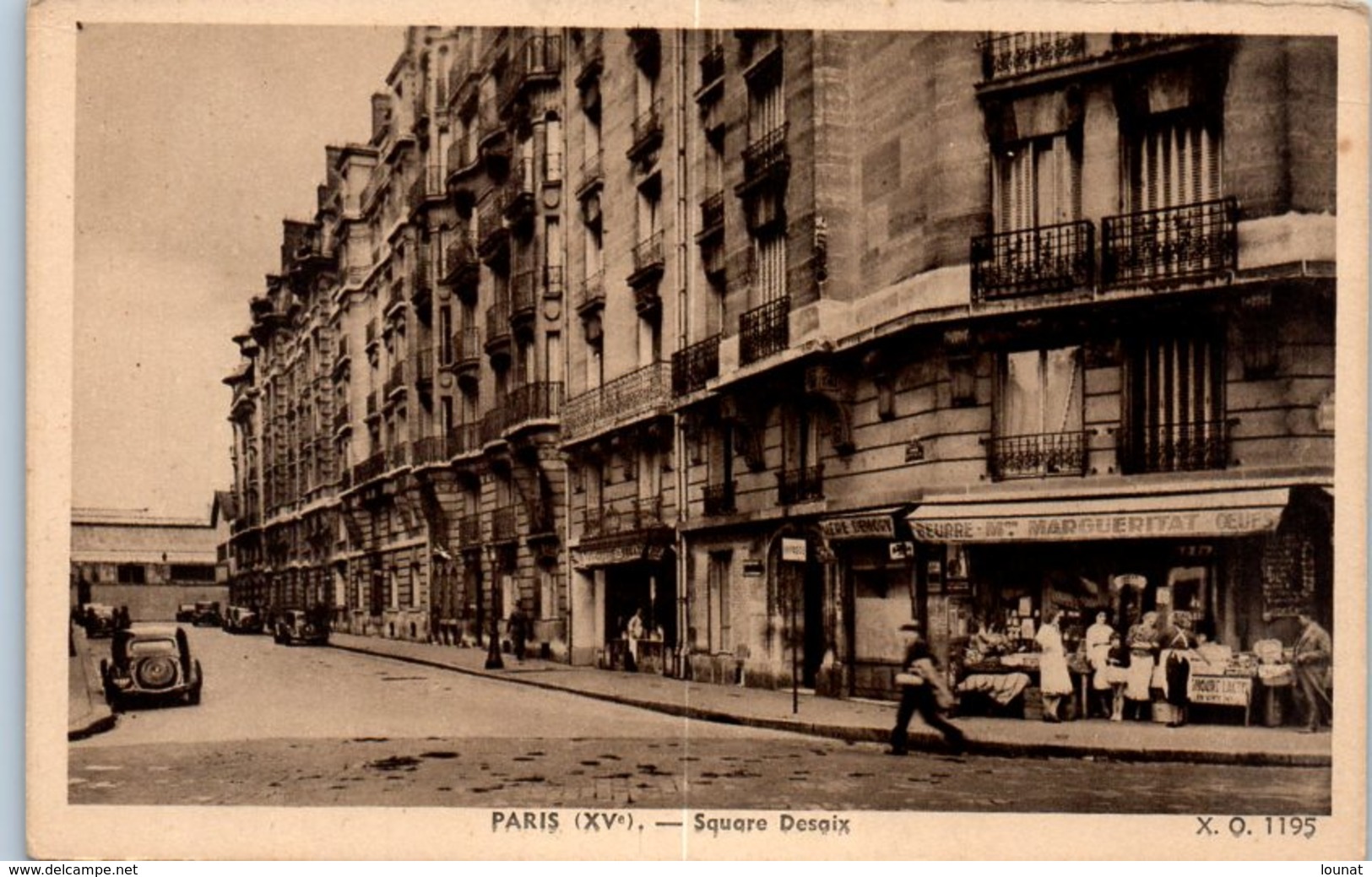 75 PARIS 15ème - Square Desaix    (la Ligne Blanche Milieu Est Un Défaut Du Scan)    * - Arrondissement: 15