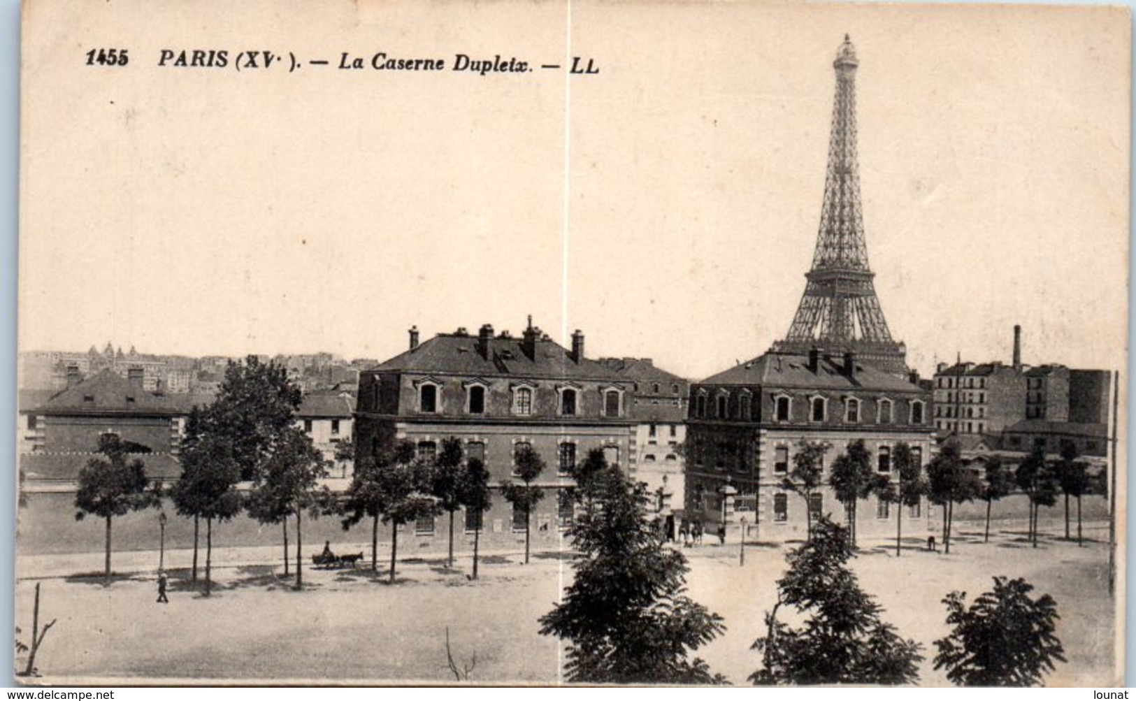 75 PARIS 15ème La Caserne Dupleix (la Ligne : Défaut Du Scan)* - Arrondissement: 15