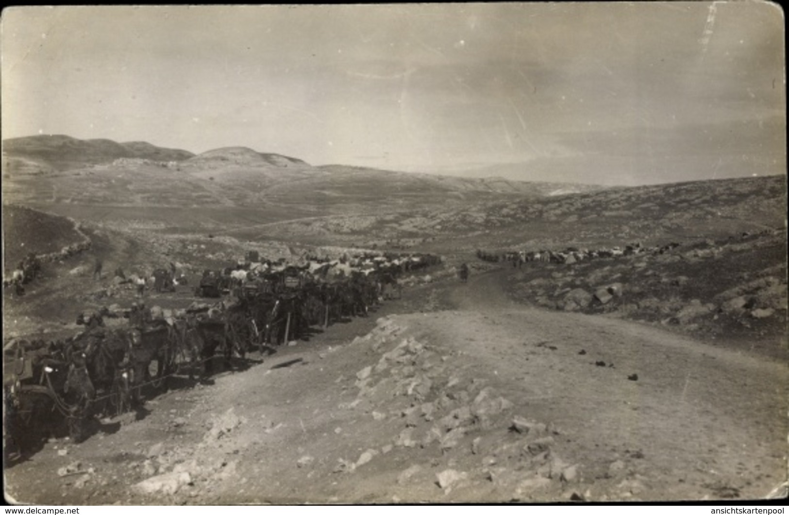 Photo Cp Rachaya Libanon, Militärkonvoi, Panorama - Inde