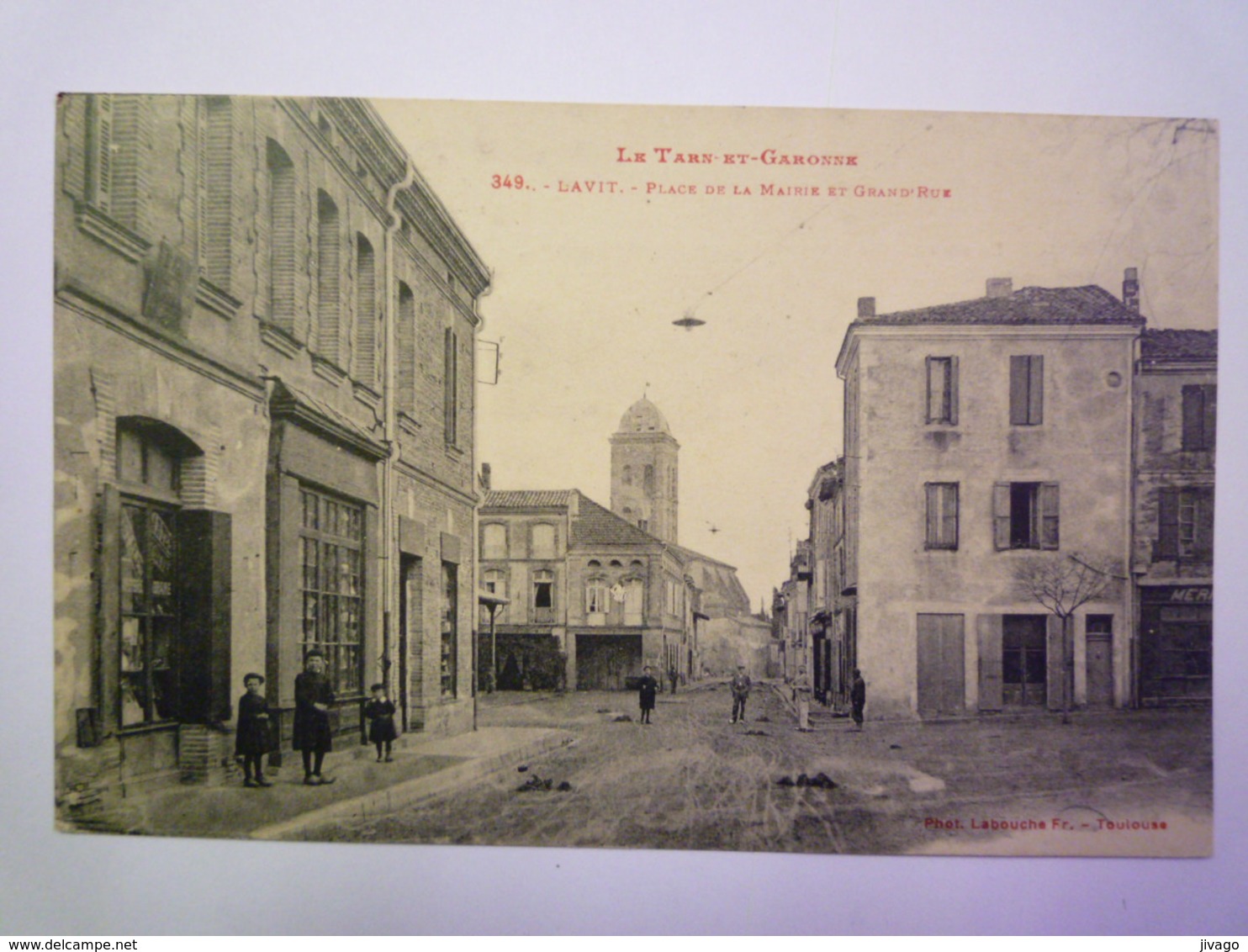 2020 - 4055  LAVIT (Tarn-et-Garonne)  :  Place De La Mairie Et Grand'Rue   1926   XXX - Lavit