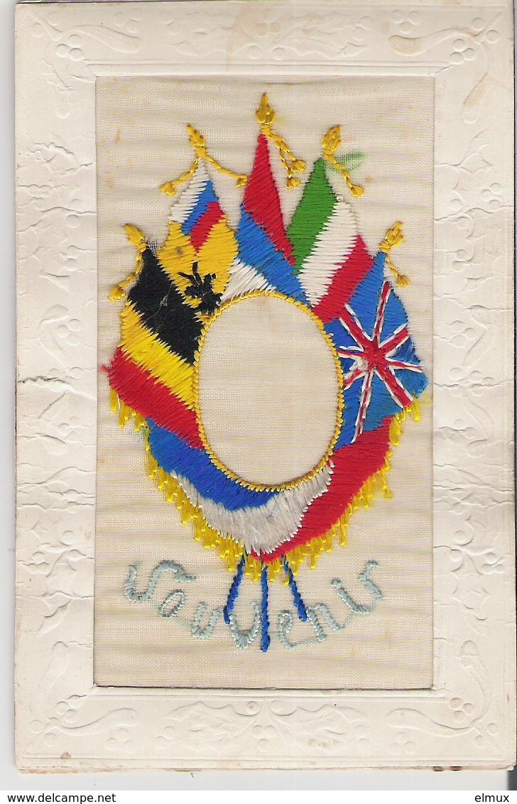 CARTE BRODEE - MILITARIA. CPA  Brodée Drapeaux Des Pays Engagés Dans Le Conflit "Souvenirs" - Brodées