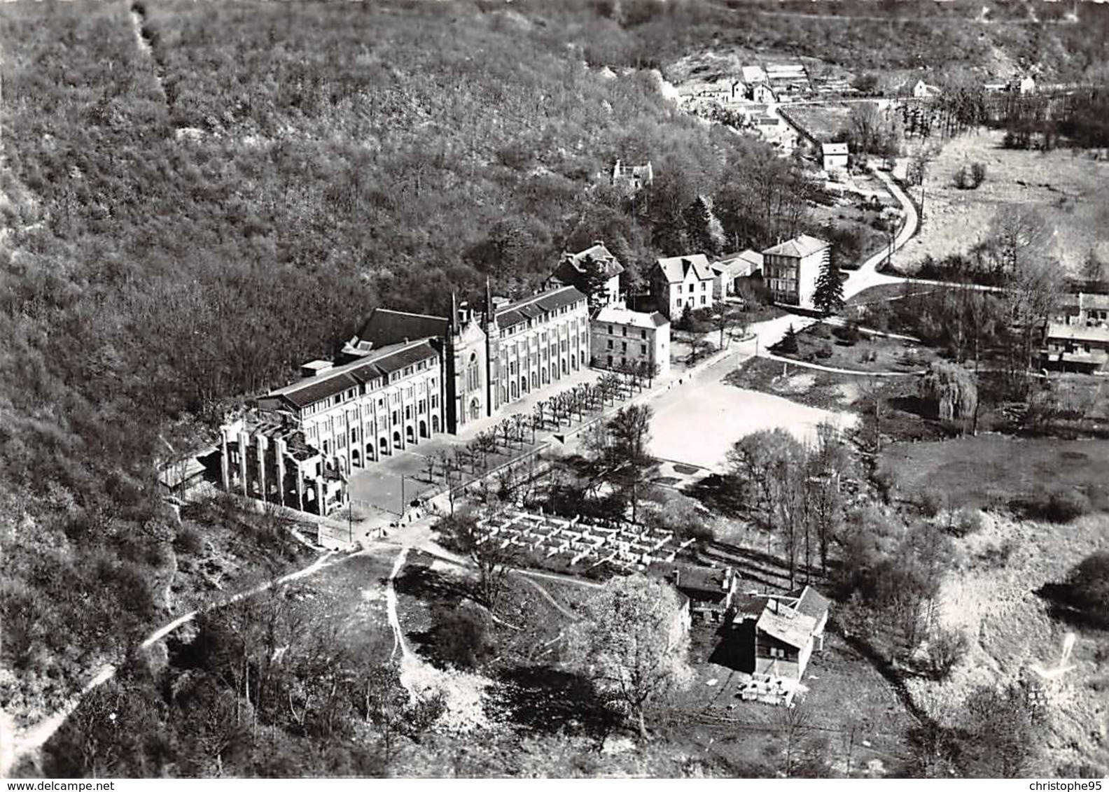 78 .n° 21516 . Elancourt . Orphelinat De L Assomption . Vue Generale Aerienne .cpsm.10.5 X 15cm . - Elancourt