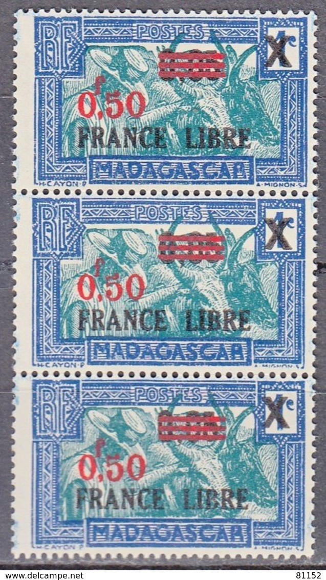 Madagascar BANDE De 3 FRANCE LIBRE 0.50f Sur 0.05f Sur 1c Bleu Et Vert-bleu  Y.et.T. Num 241 Neuf Scan   Recto Verso - Unused Stamps