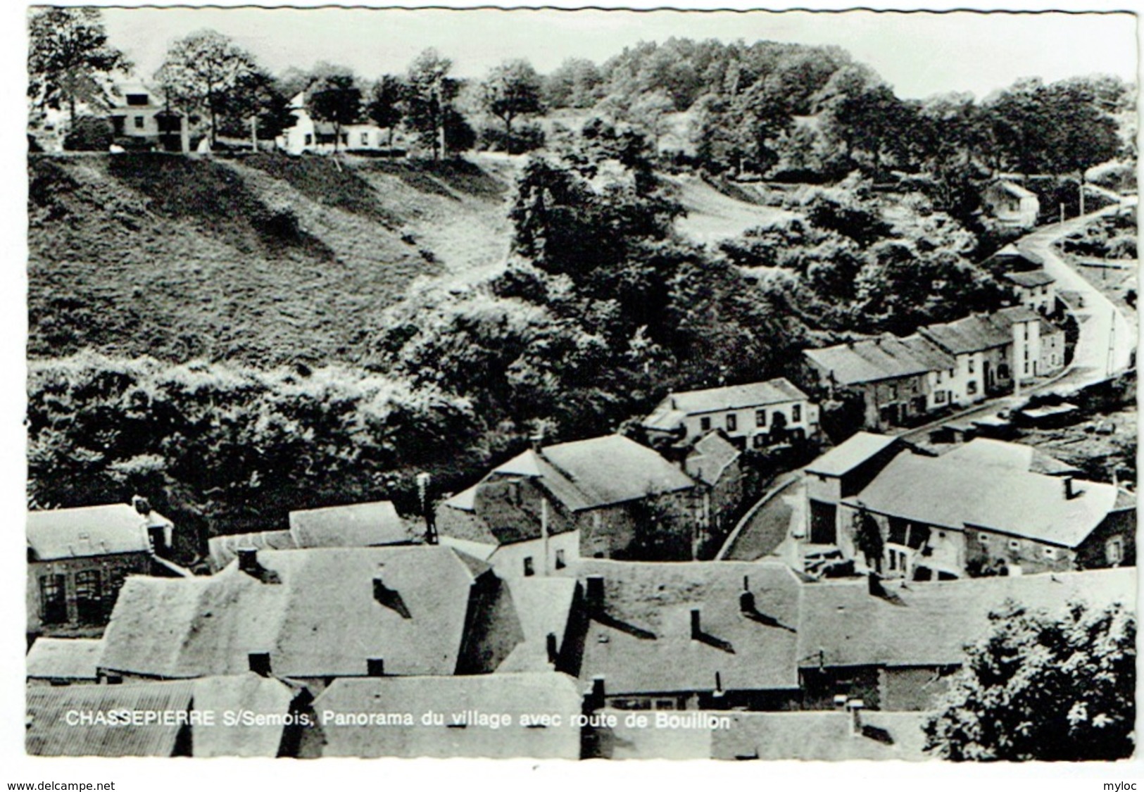 Chassepierre S/Semois. Panorama Du Village Avec Route De Bouillon. - Chassepierre