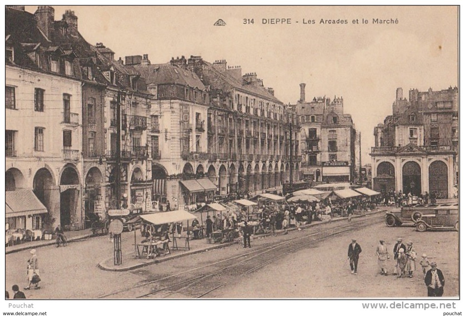 R8- 76) DIEPPE - LES ARCADES  ET LE MARCHE - (ANIMÉE  - 2  SCANS) - Dieppe