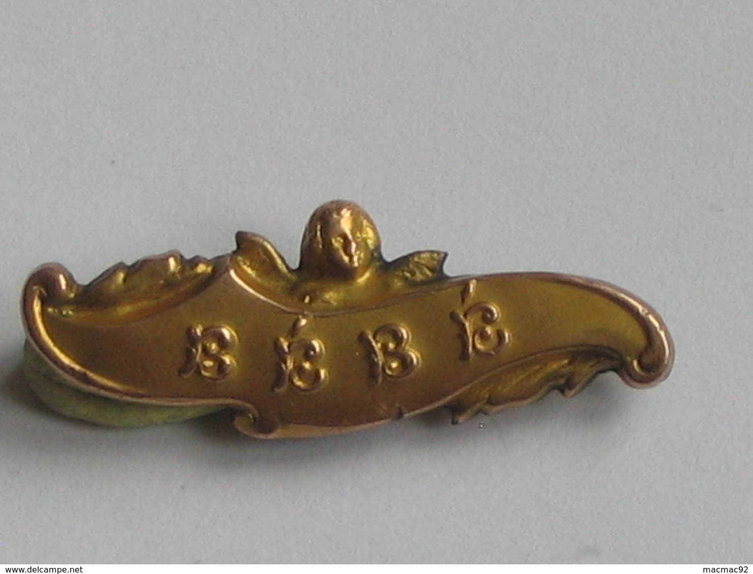 Ancienne  Petite Broche Avec Inscription " BEBE"     ***** EN ACHAT IMMEDIAT **** - Broches