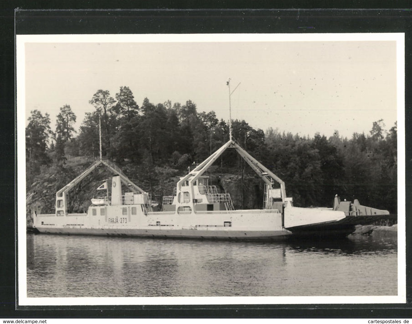 Fotografie Fährschiff Färja 273 Liegt Am Ufer - Schiffe