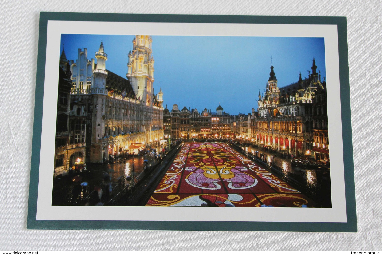 Lot De 3 Cartes Postales Bruxelles : Grand Place, Hôtel De Ville Et Maison Du Roi - Loten, Series, Verzamelingen