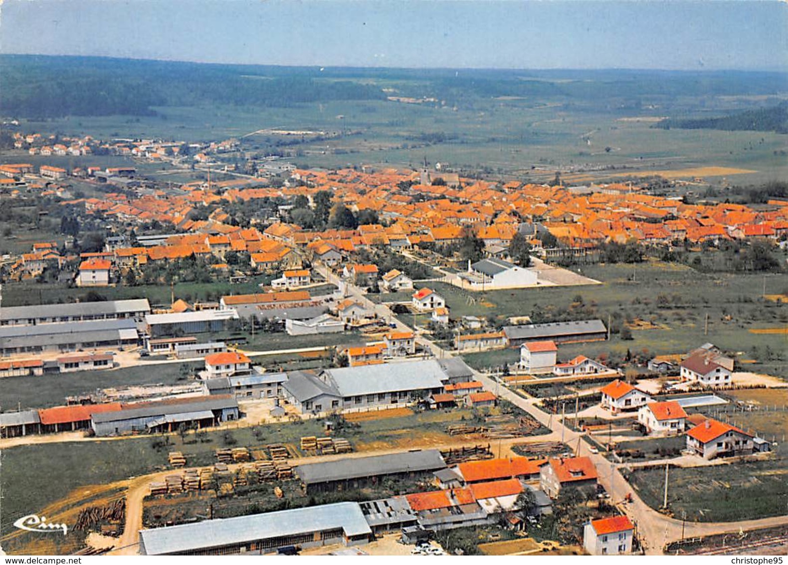 88 .n° 21608 . Liffol Le Grand . Le Gymnase Et Le C E T  . Vue Generale Aerienne . Cpsm.10.5 X 15cm . - Liffol Le Grand