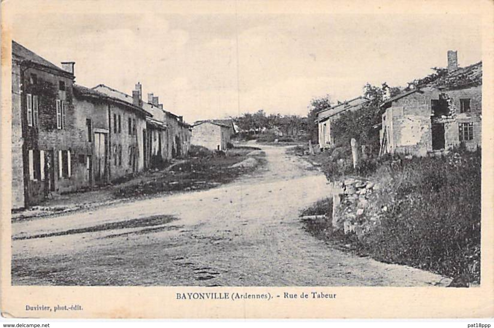 08 - BAYONVILLE : Rue De Tabeur - CPA Village ( Hameau De 100 Habitants ) - Ardennes - Altri & Non Classificati