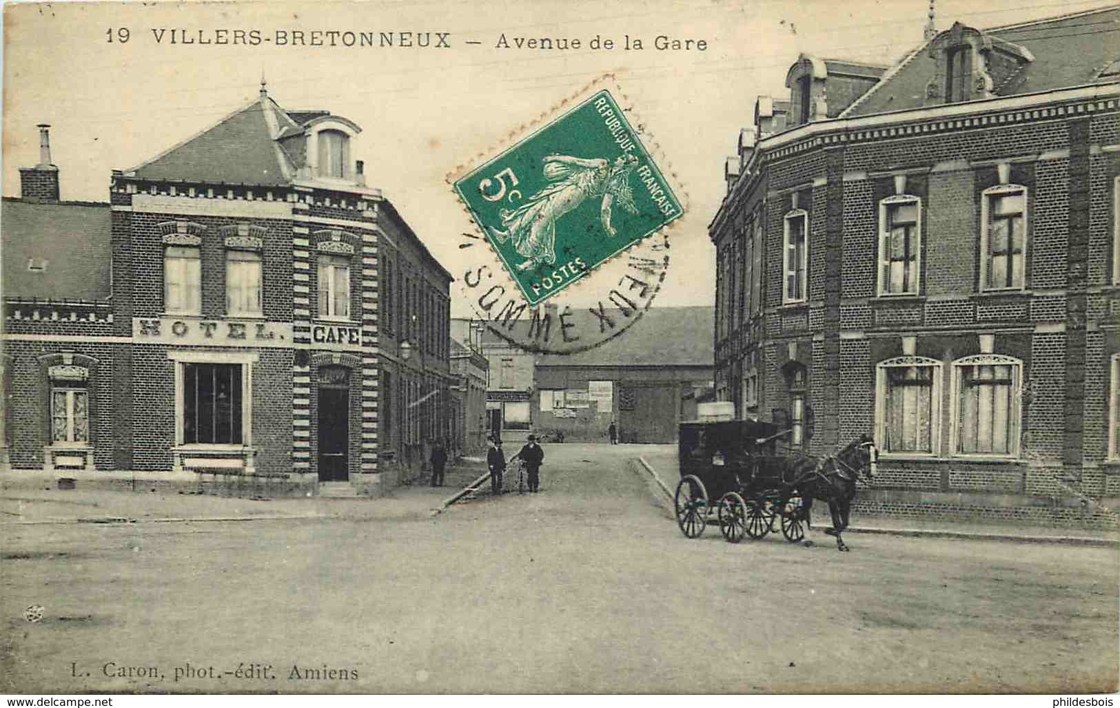 SOMME  VILLERS BRETONNEUX  Avenue De La Gare - Villers Bretonneux