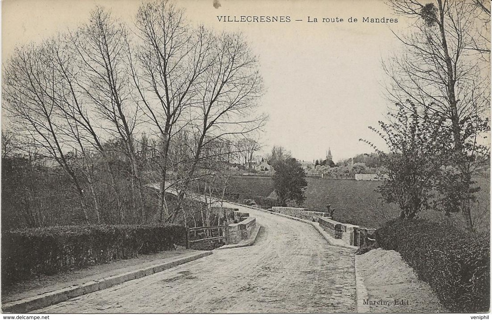 VILLECRESNES -  LA ROUTE DE MANDRES  - 1910 - Villecresnes