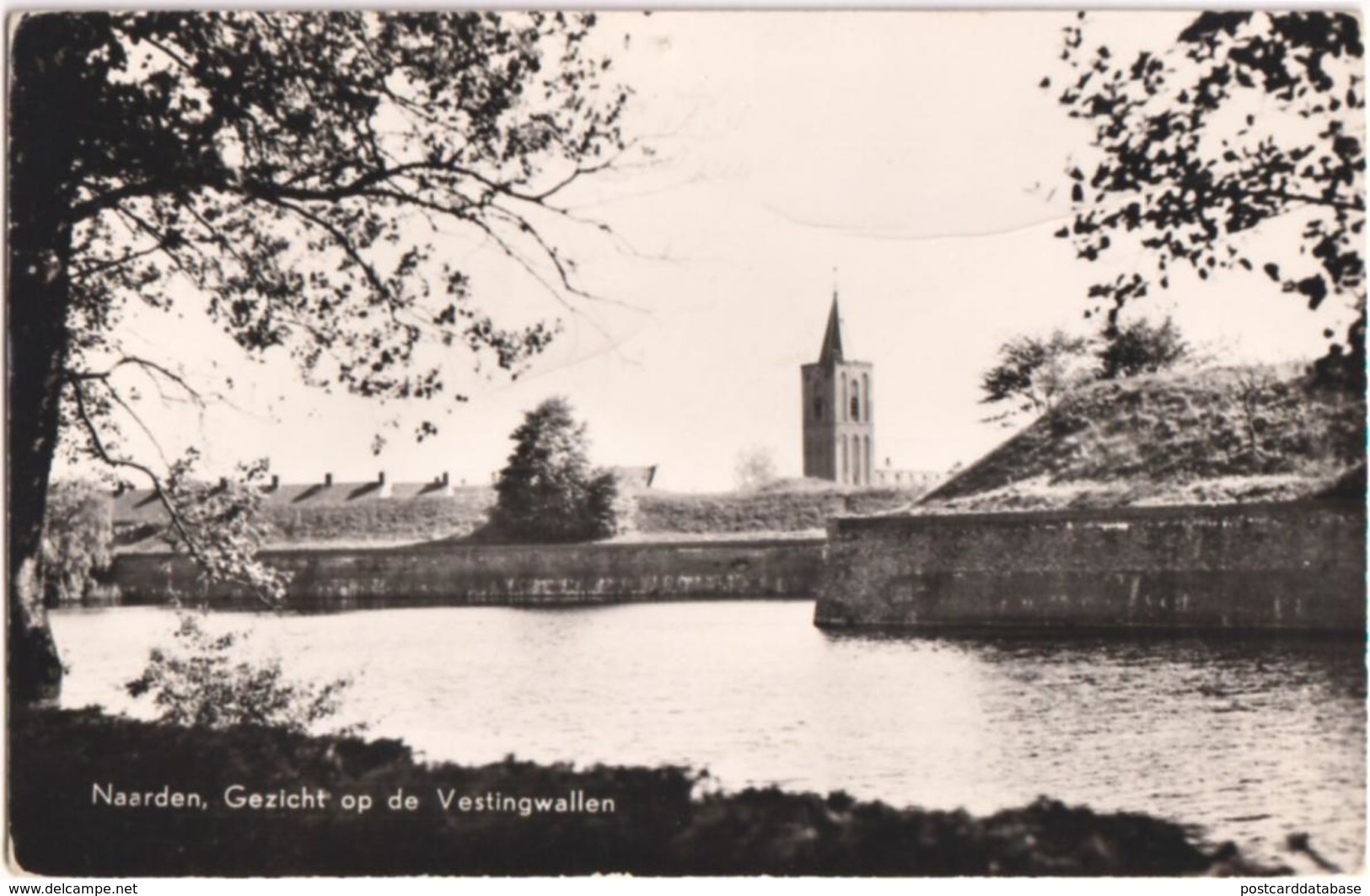 Naarden - Gezicht Op De Vestingwallen - Naarden