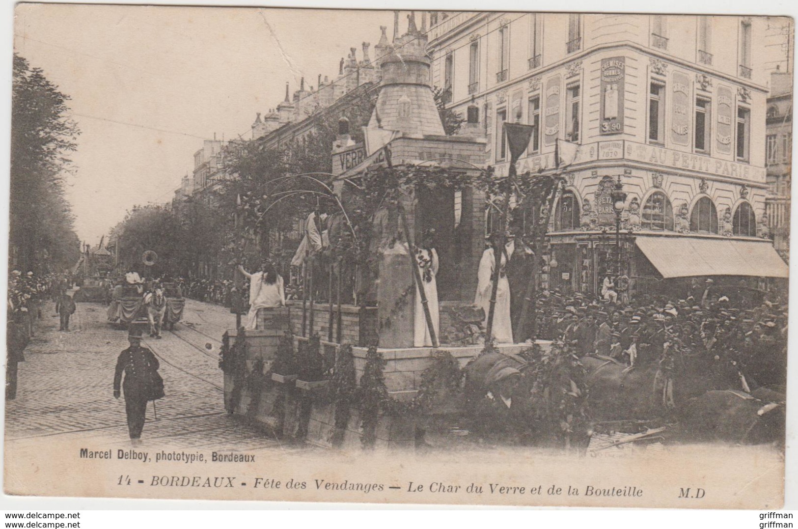 BORDEAUX FETE DES VENDANGEURS LE CHAR DU VERRE ET DE LA BOUTEILLE TBE - Bordeaux