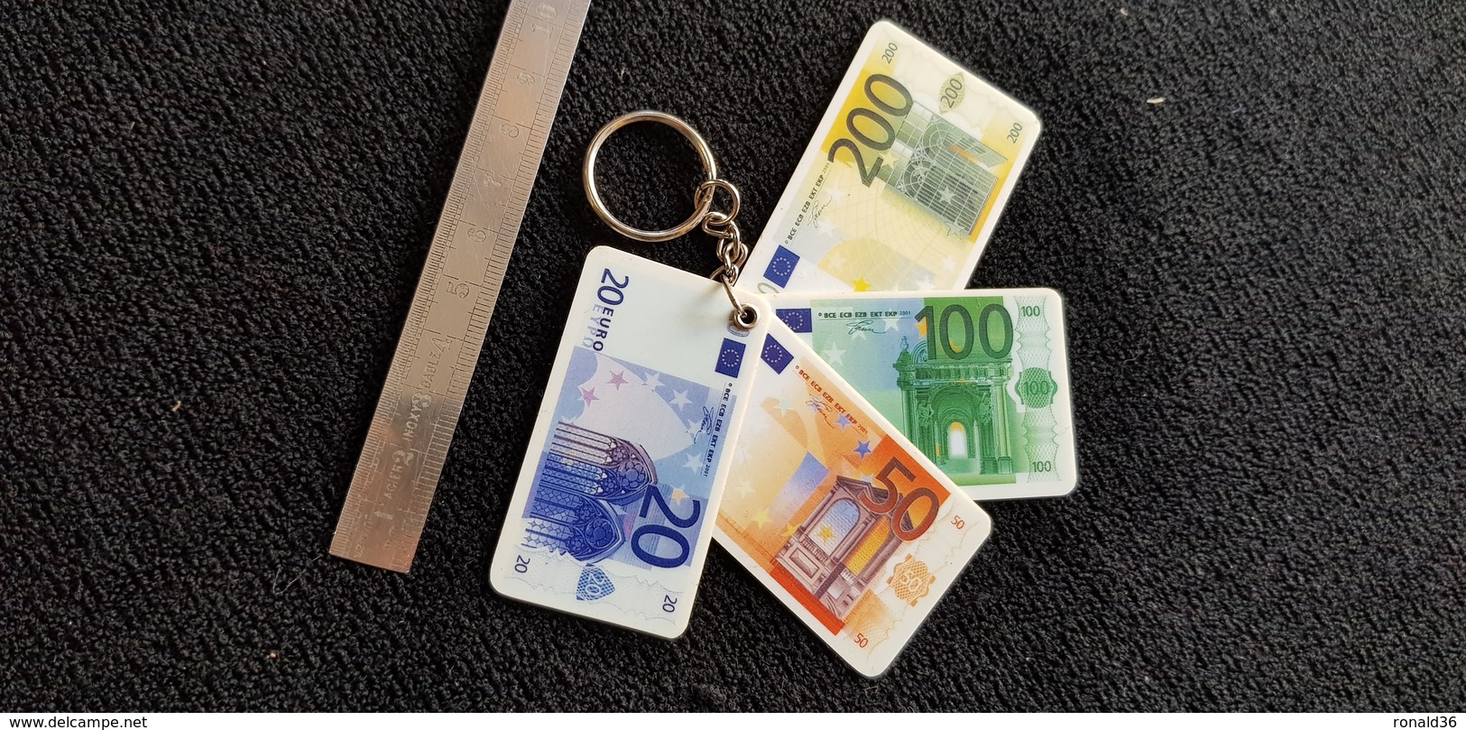 Porte-clés 4 Billets BILLET Banque Fictifs En Plastique DE 20 50 100 200 EUROs - Specimen