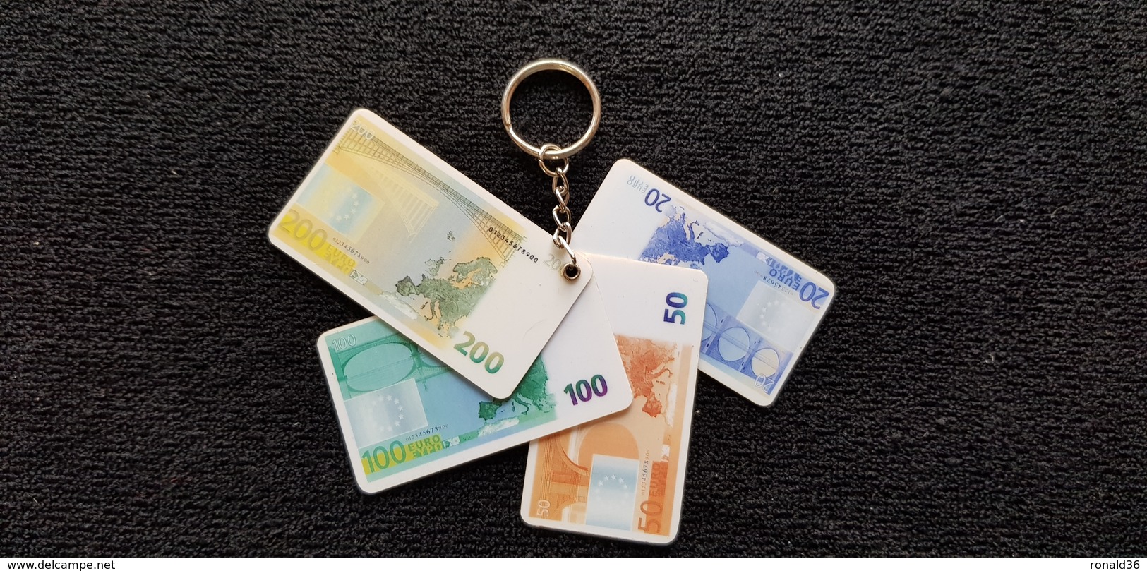 Porte-clés 4 Billets BILLET Banque Fictifs En Plastique DE 20 50 100 200 EUROs - Fiktive & Specimen