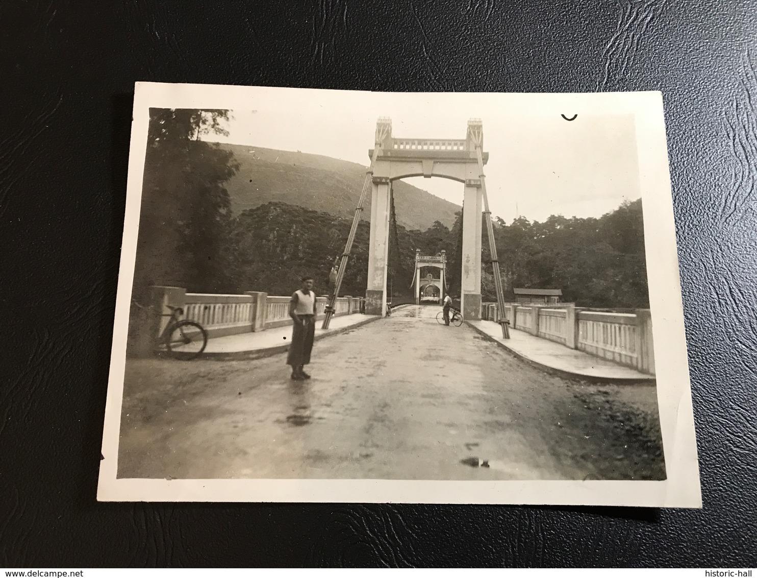 PHOTO - LOIRE 1933 - Pont De PERTUISET - Cyclistes - Lieux