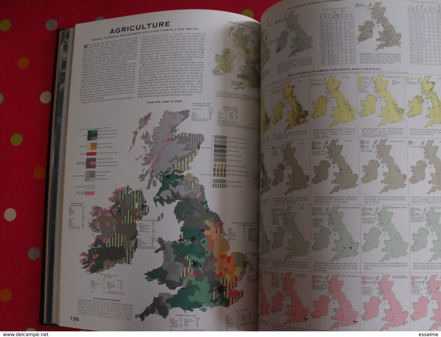 complete atlas of the britich isles. 1965. iles britanniques. très nombreuses cartes et index.