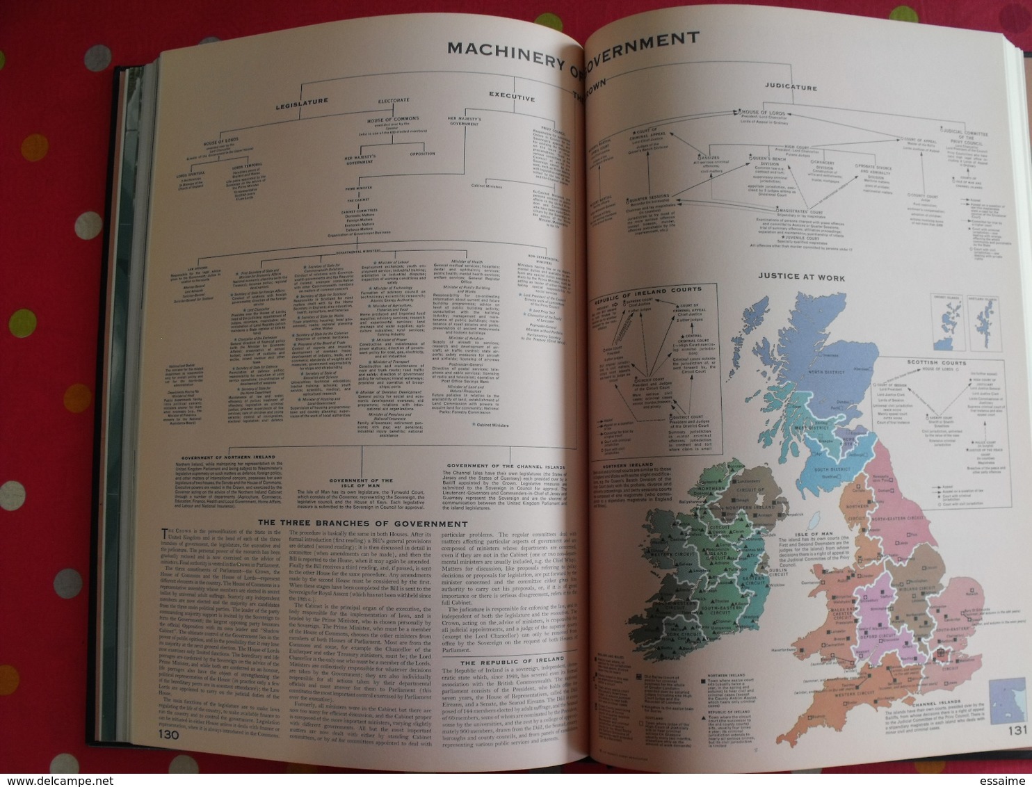 complete atlas of the britich isles. 1965. iles britanniques. très nombreuses cartes et index.