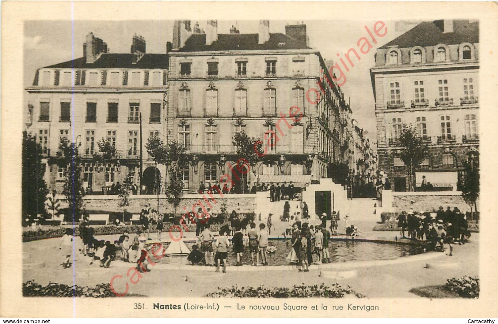 44.  NANTES .  Le Nouveau Square Et La Rue Kervigan . - Nantes