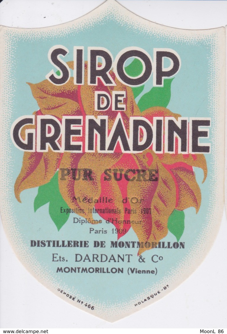 ETIQUETTE - ALCOOL - DISTILLERIE DE MONTMORILLON VIENNE - SIROP DE GRENADINE  PUR SUCRE - Other & Unclassified