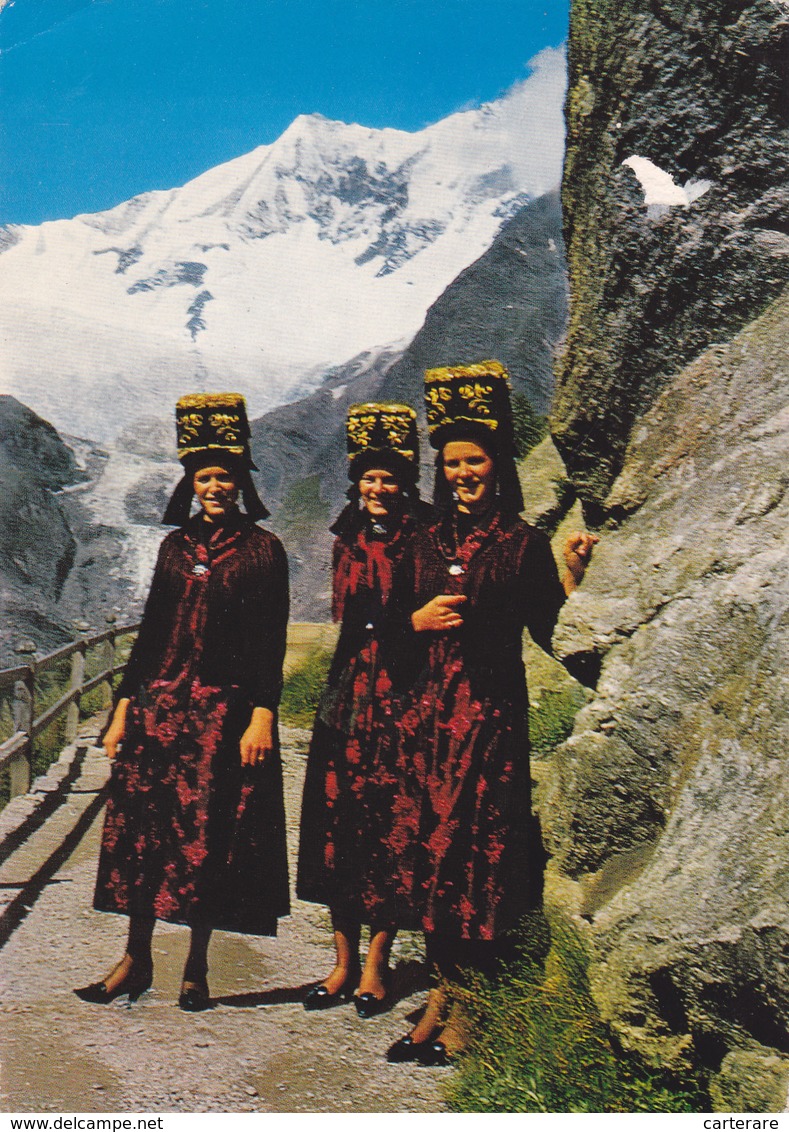 SUISSE,SCHWEIZ,SVIZZERA,SWITZERLAND,HELVETIA,SWISS ,VALAIS,SAAS FEE,FEMME DU PAYS - Saas-Fee