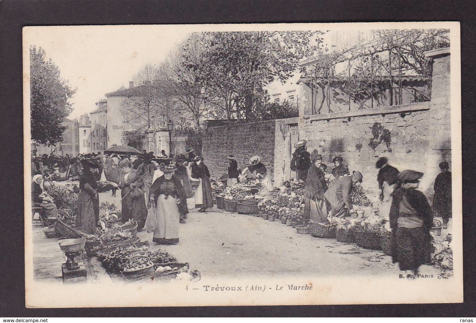 CPA Ain 01 TREVOUX Marché Non Circulé - Trévoux