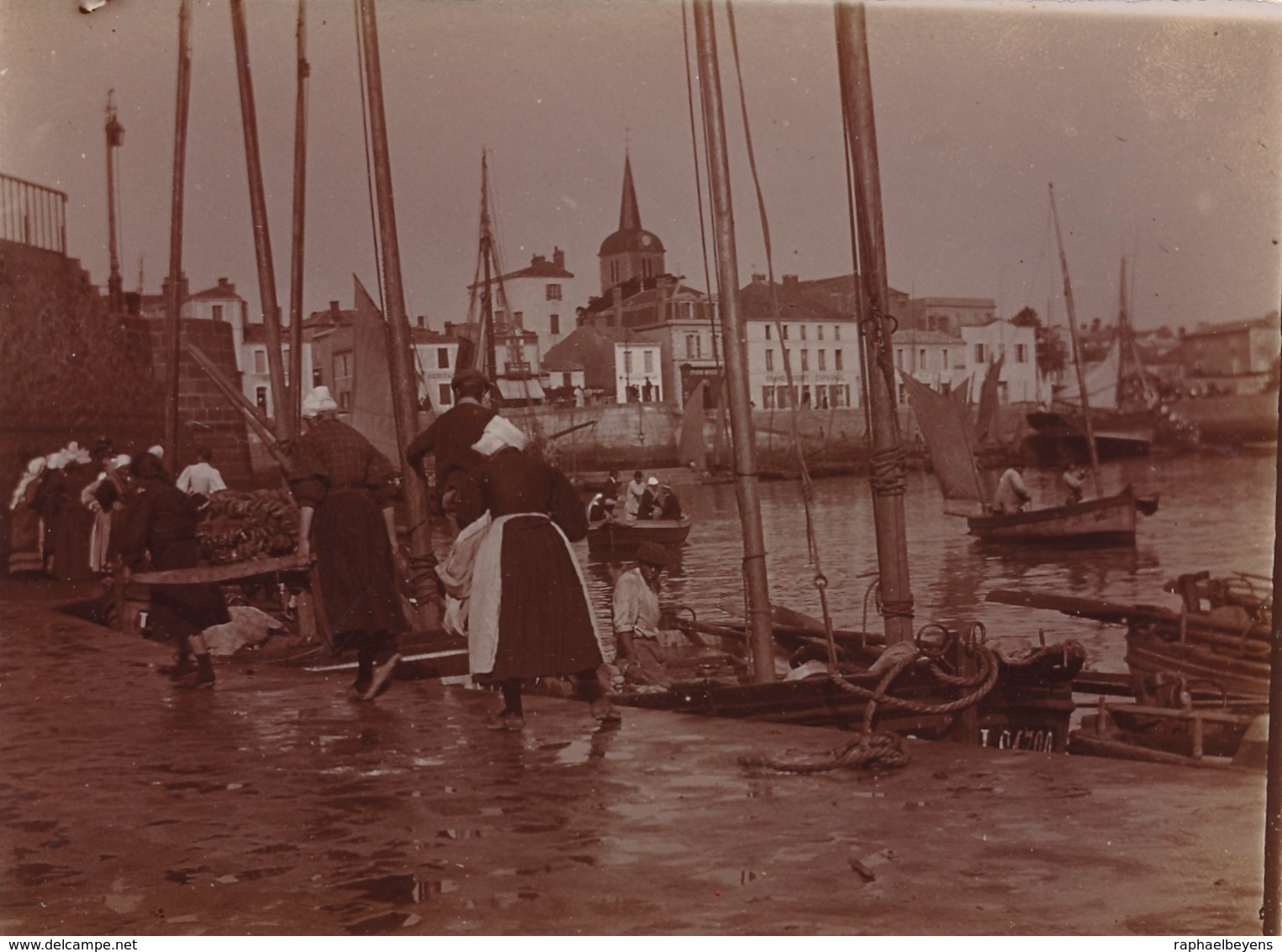 Snapshot Les Sables D'olonne La Chaume 1893 Port Bateaux Marché Pêche Animée - Anciennes (Av. 1900)