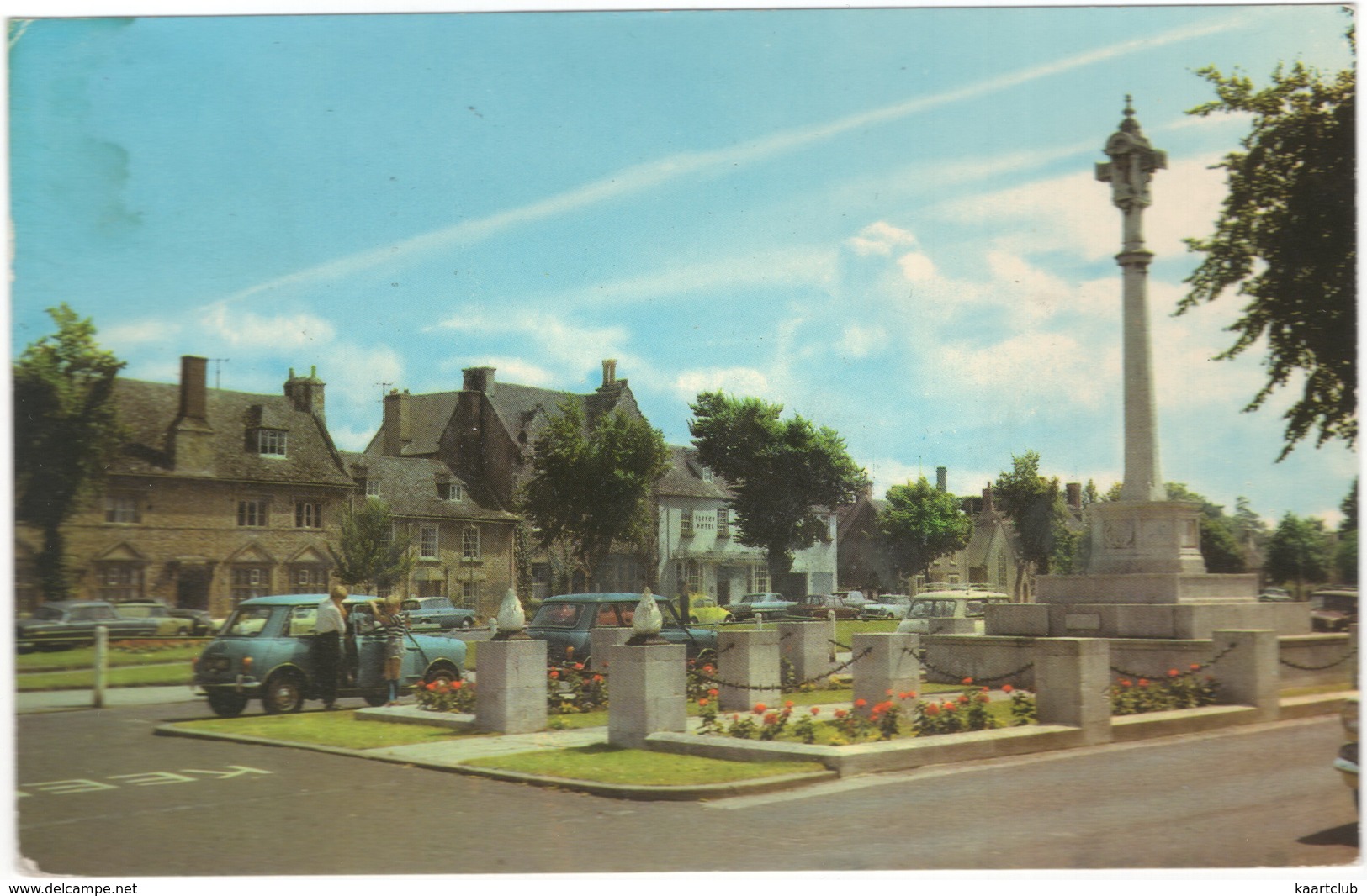 Witney: 3x AUSTIN MORRIS MINI - War Memorial And Church Green - (England) - Turismo