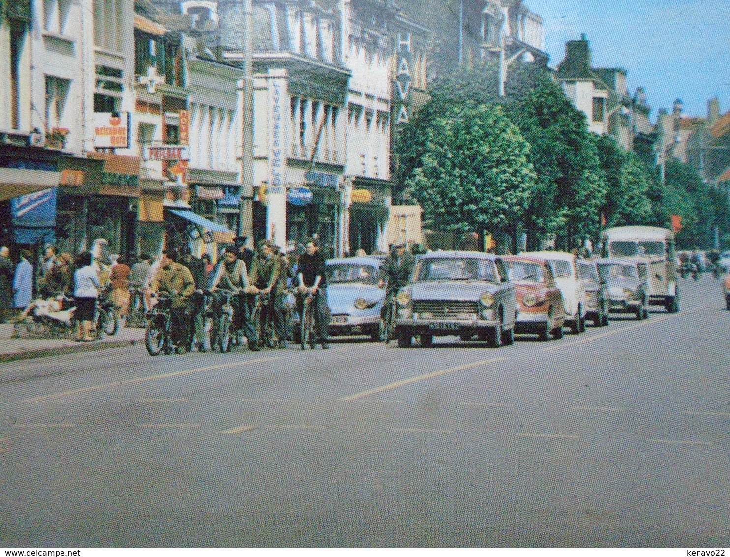 Calais , Le Boulevard Jacquard "" Carte Animée Cyclistes Et Voitures D'époque "" - Calais