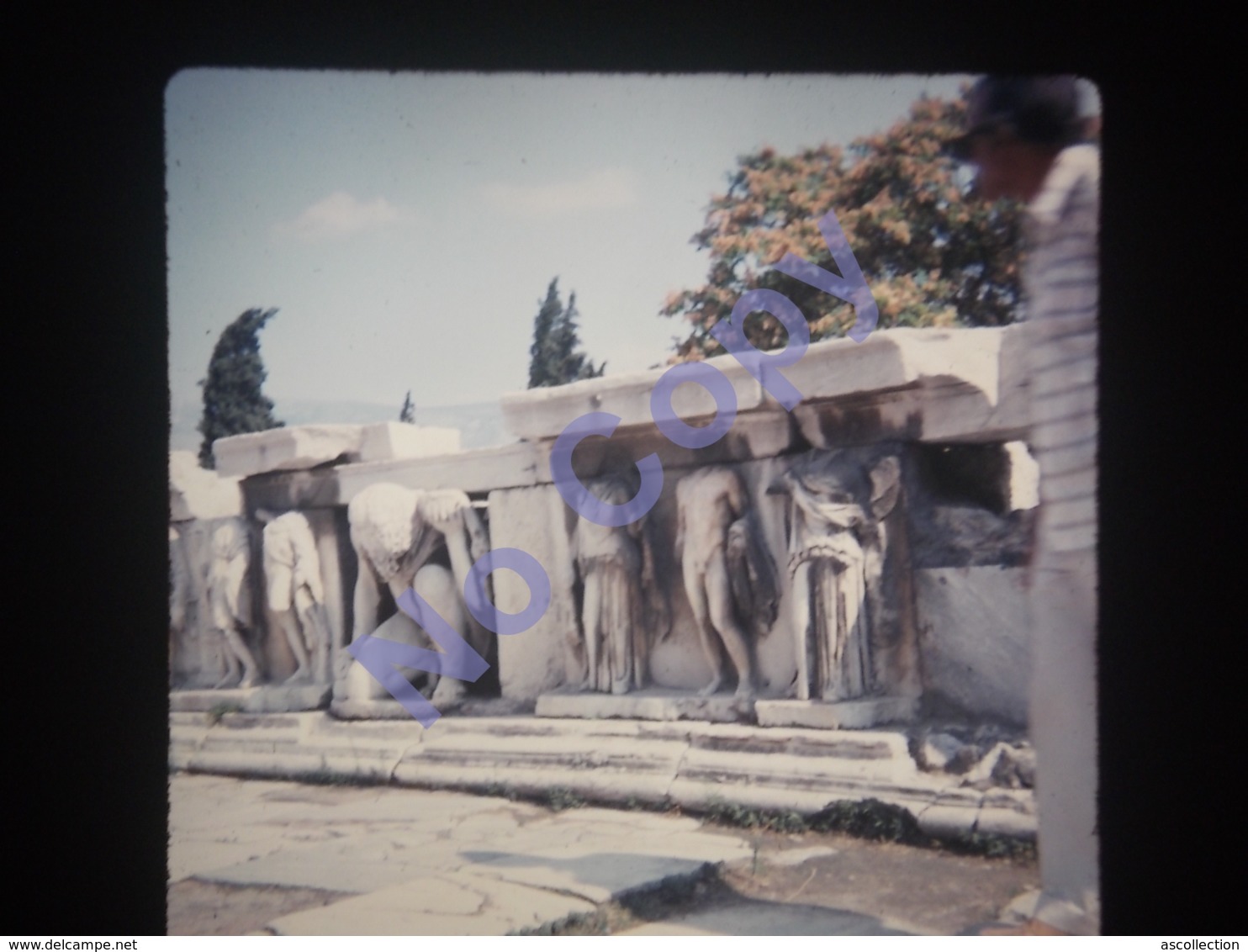 Diapositive Amateur Slide 1975 Statues Antiques Ruines Environs Oropos Grece - Diapositives