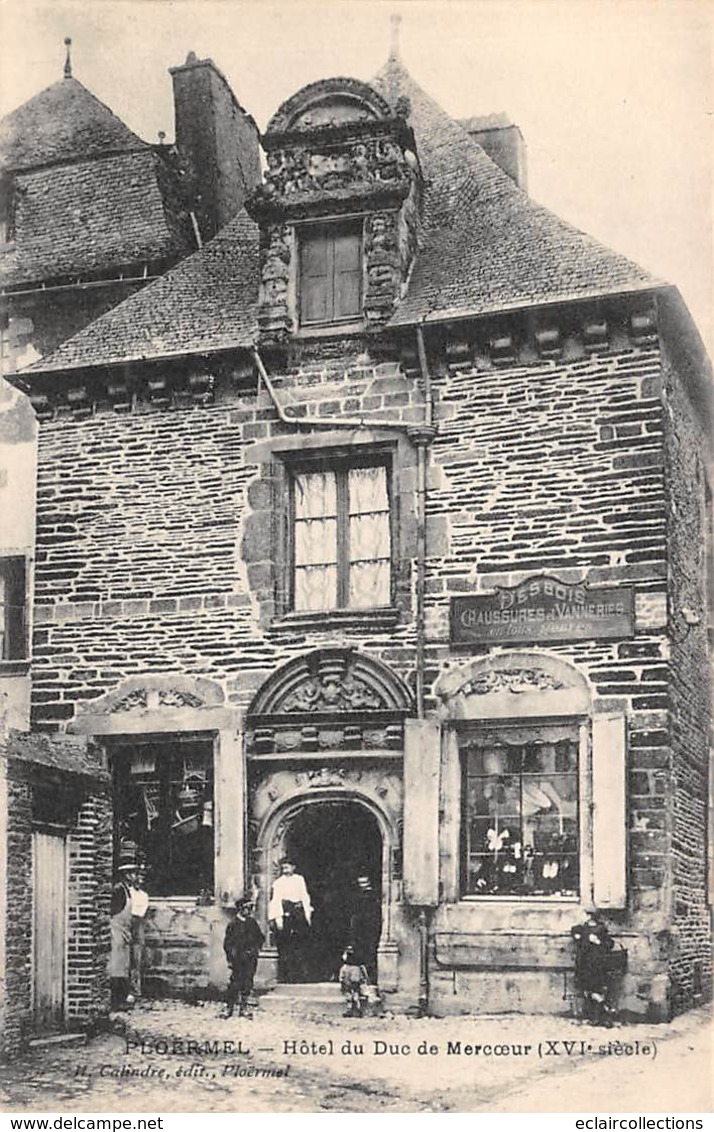 Plöermel         56         Hôtel Des Ducs De Mercoeur   XVI  ème     2        (Voir Scan) - Ploërmel