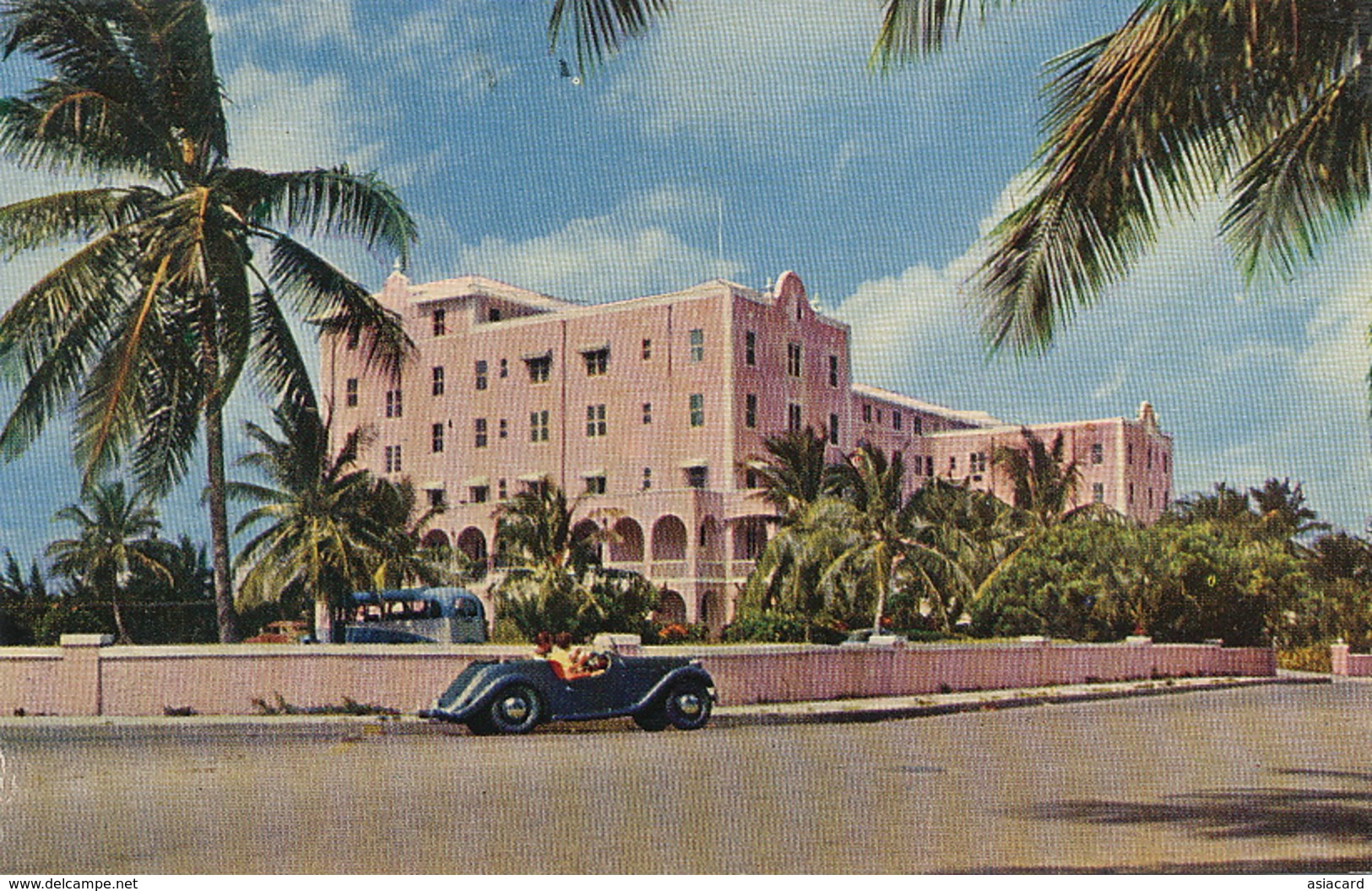 Fort Montagu Beach Hotel   Nassau Bahamas Convertible Car - Bahama's