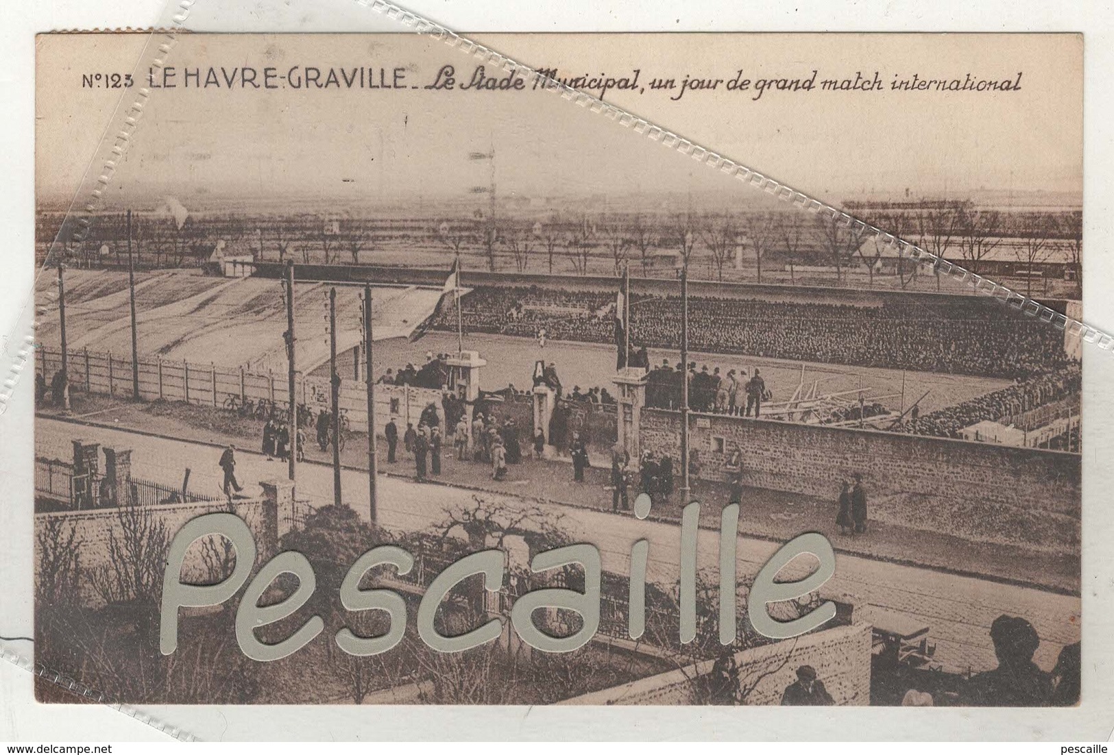 76 SEINE MARITIME  CP ANIMEE LE HAVRE GRAVILLE - LE STADE MUNICIPAL UN JOUR DE GRAND MATCH INTERNATIONAL - CIRCULEE 1936 - Graville