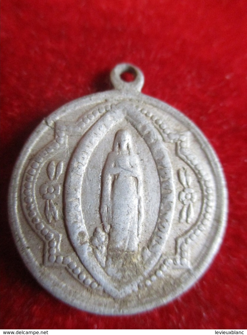 Petite Médaille Religieuse Ancienne/ Coeur Du Christ/ Vierge En Pied / Aluminium/ Fin XIXéme         CAN834 - Religion & Esotericism