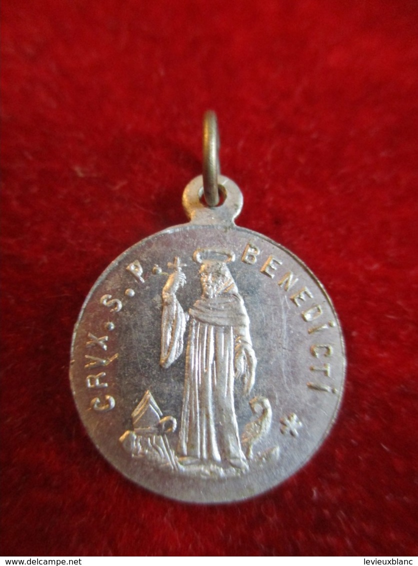 Mini- Médaille Religieuse Ancienne/ Saint Benoit/ Croix Bénédictine / Aluminium/Début XXéme       CAN835 - Religion & Esotérisme