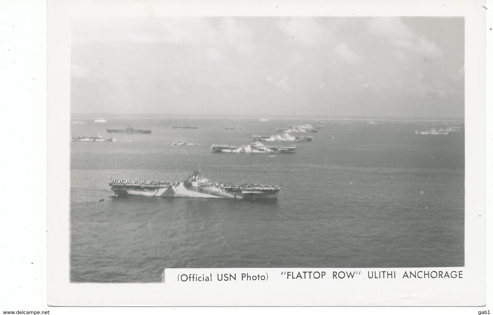 " FLATTOP ROW " ---  Ulithi Anchorage - Schiffe