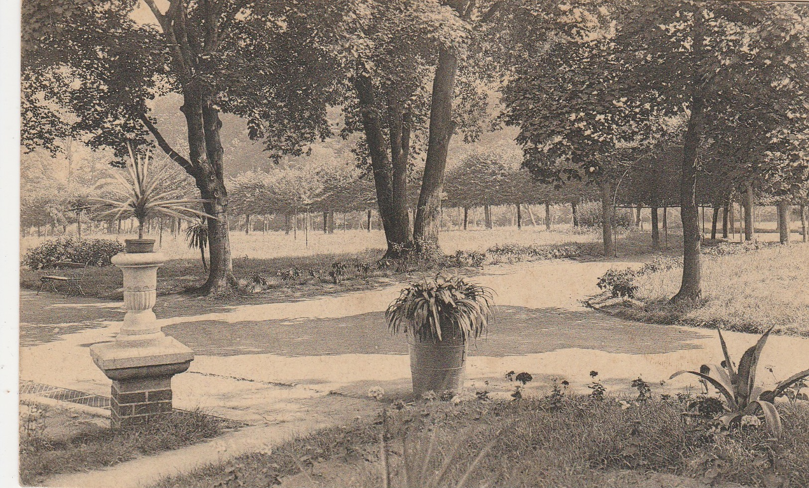 Fleurus , Pensionnat Des Soeurs De Notre Dame , Rue De Bruxelles , Le Parc - Fleurus