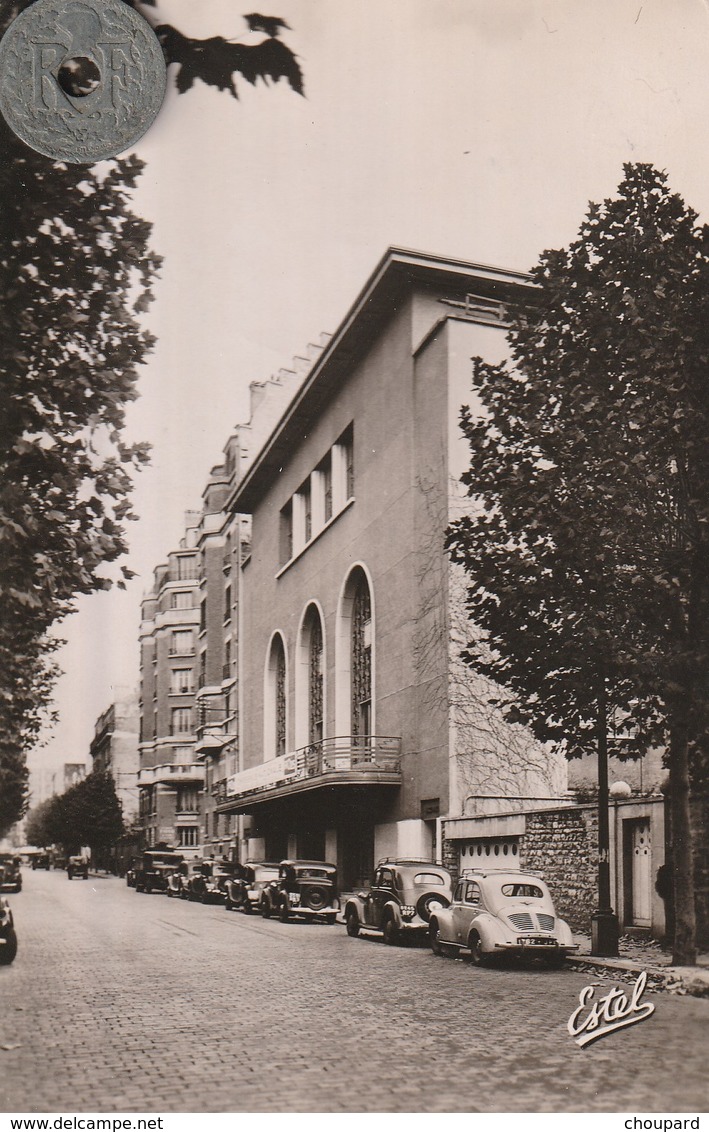 92- Carte Postale Semi Moderne Dentelée  De  ISSY LES MOULINEAUX  Avenue De Verdun - Issy Les Moulineaux