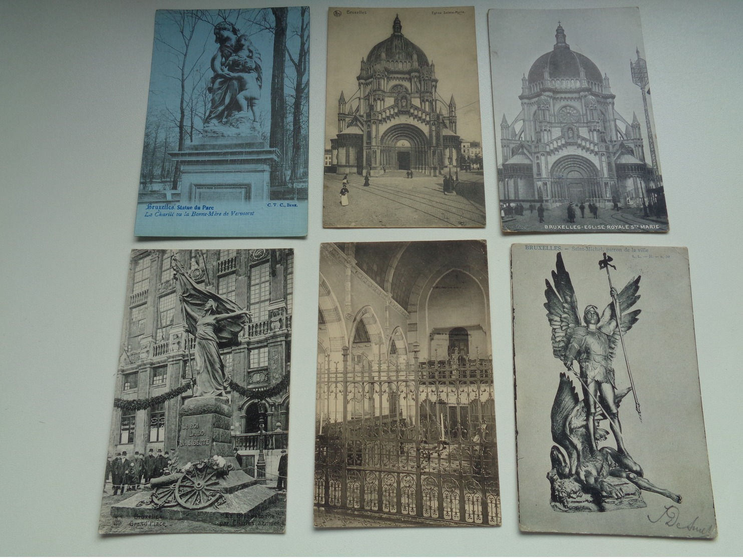 Beau lot de 60 cartes postales de Belgique  Bruxelles      Mooi lot van 60 postkaarten van België  Brussel - 60 scans