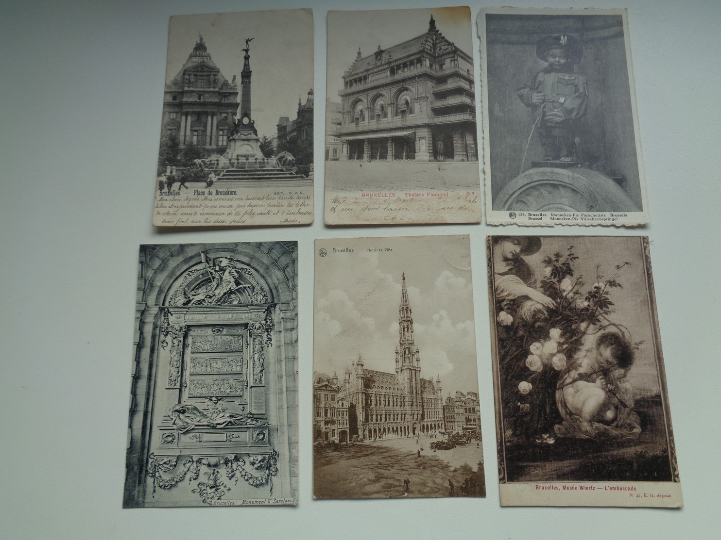 Beau lot de 60 cartes postales de Belgique  Bruxelles      Mooi lot van 60 postkaarten van België  Brussel - 60 scans