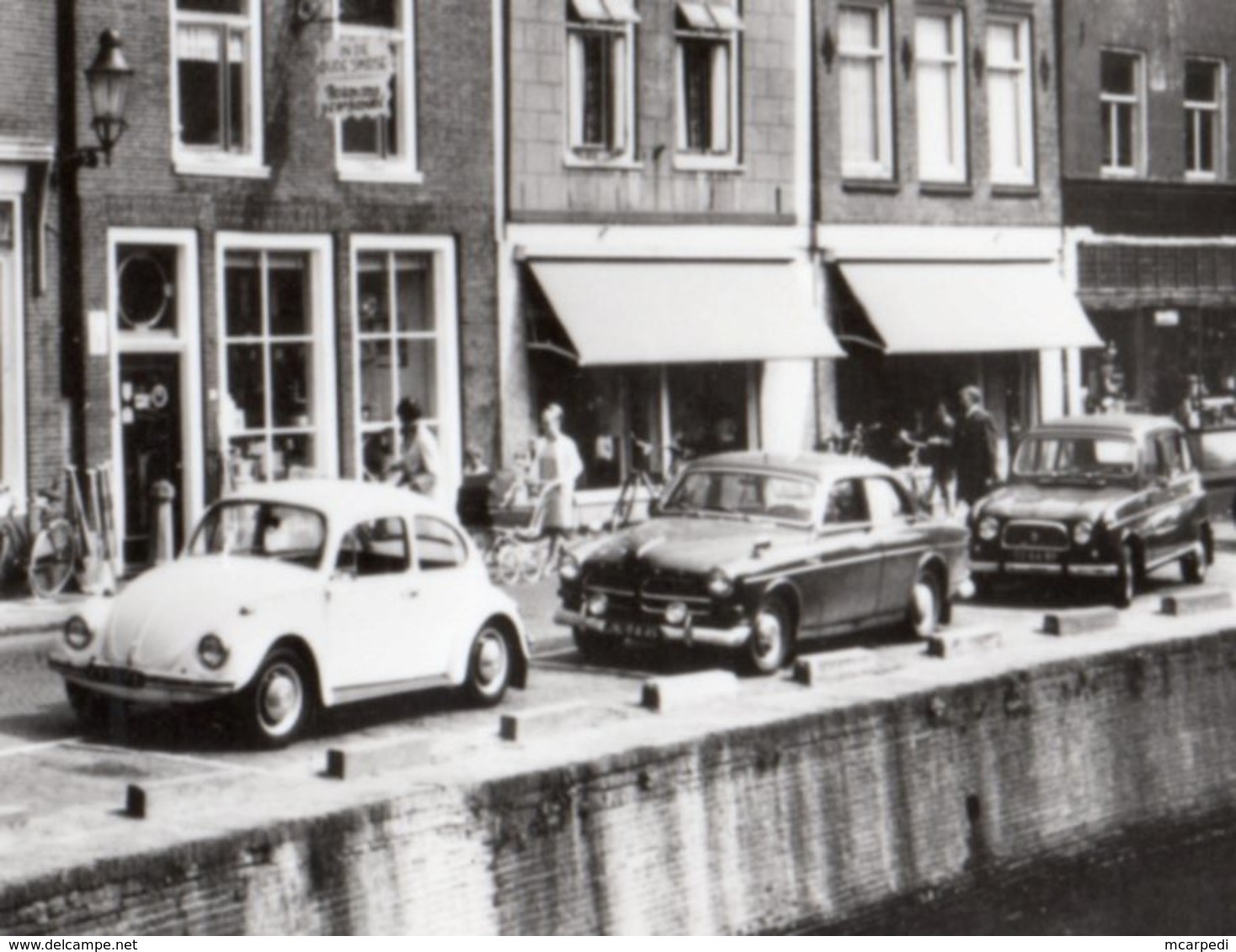 < Automobile Auto Voiture Car >> Volvo 121, Ford Taunus 17M, VW Cox Käfer Beetle, Renault 4, Oudewater Hollande - Turismo