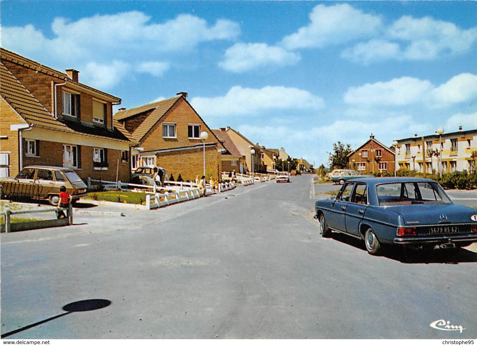 62 .n° 21728 . Barlin . Voiture Mercedes . Residence La Dune Verte . Cpsm.10.5 X 15cm . - Barlin