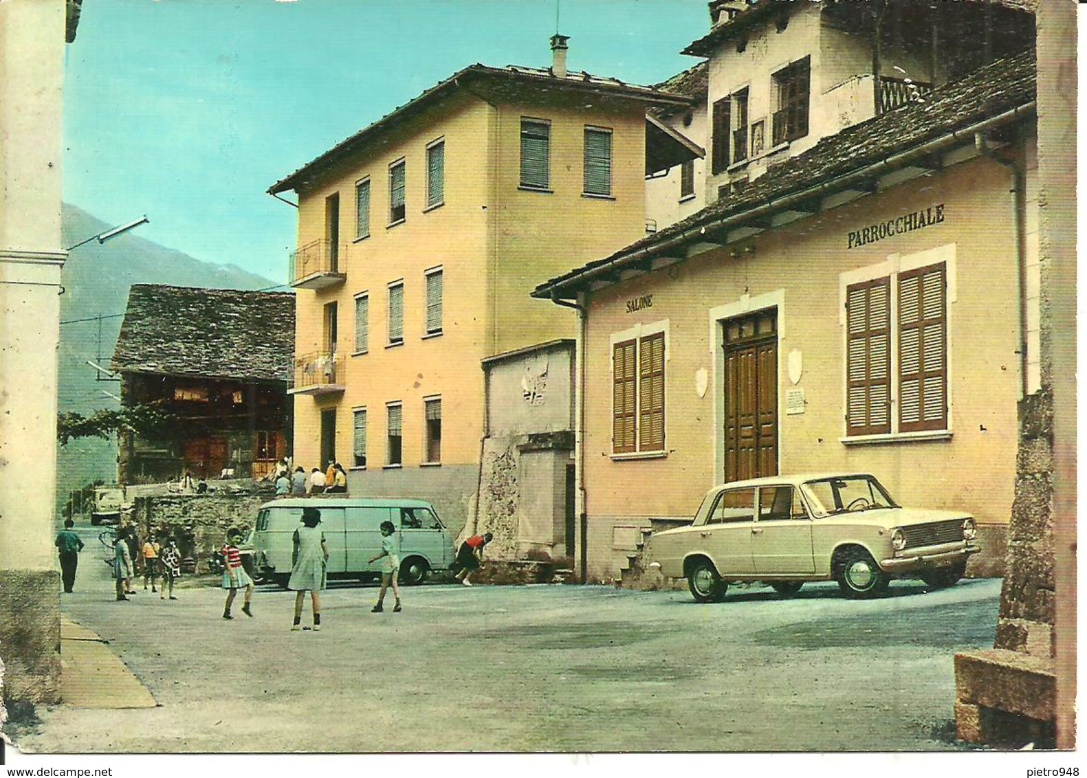 Anzino (Verbania) Valle Anzasca, Ospizio Sant'Antonio E Salone Parrocchiale, Animata, Auto E Furgoncino D'Epoca, Cars - Verbania