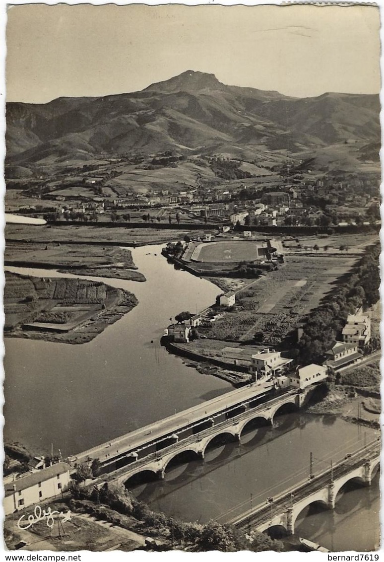 64   Hendaye Les Trois Ponts  Internationaux Sue La Bidassoa  La Ville Espagnole  D'irun Au Pied Des Trois Couronnes - Hendaye