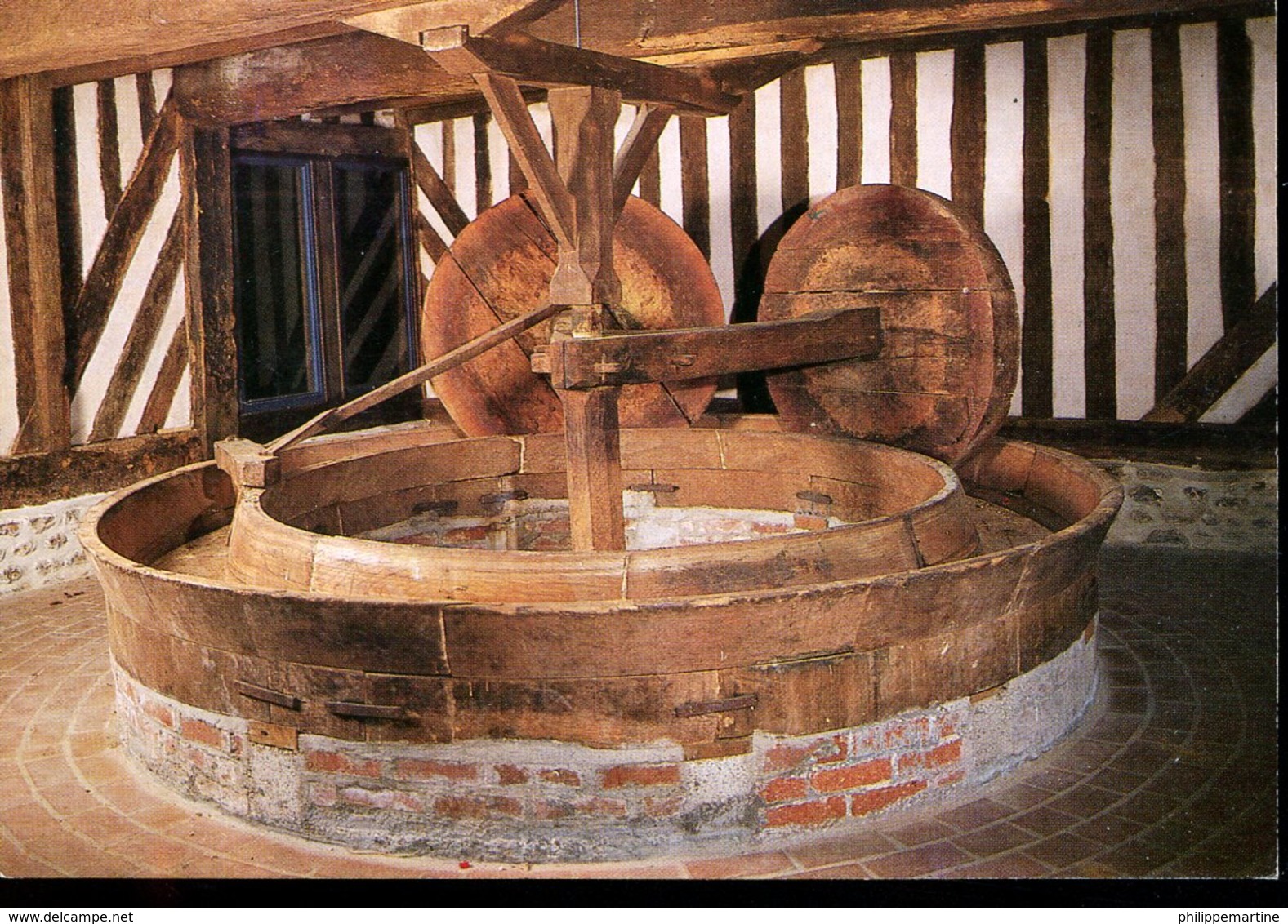 14 - Pont L'Evêque : Musée Du Calvados - Moulin à Pomme En Bois De Chêne - Moulins à Eau