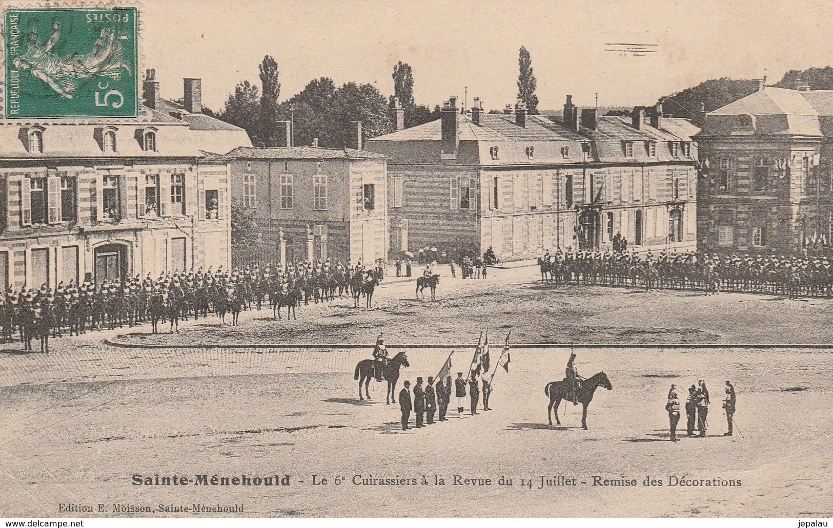 Sainte-Ménehould - Le 6e Cuirassiers à La Revue Du 14 Juillet / Remise Des Décorations - Sainte-Menehould