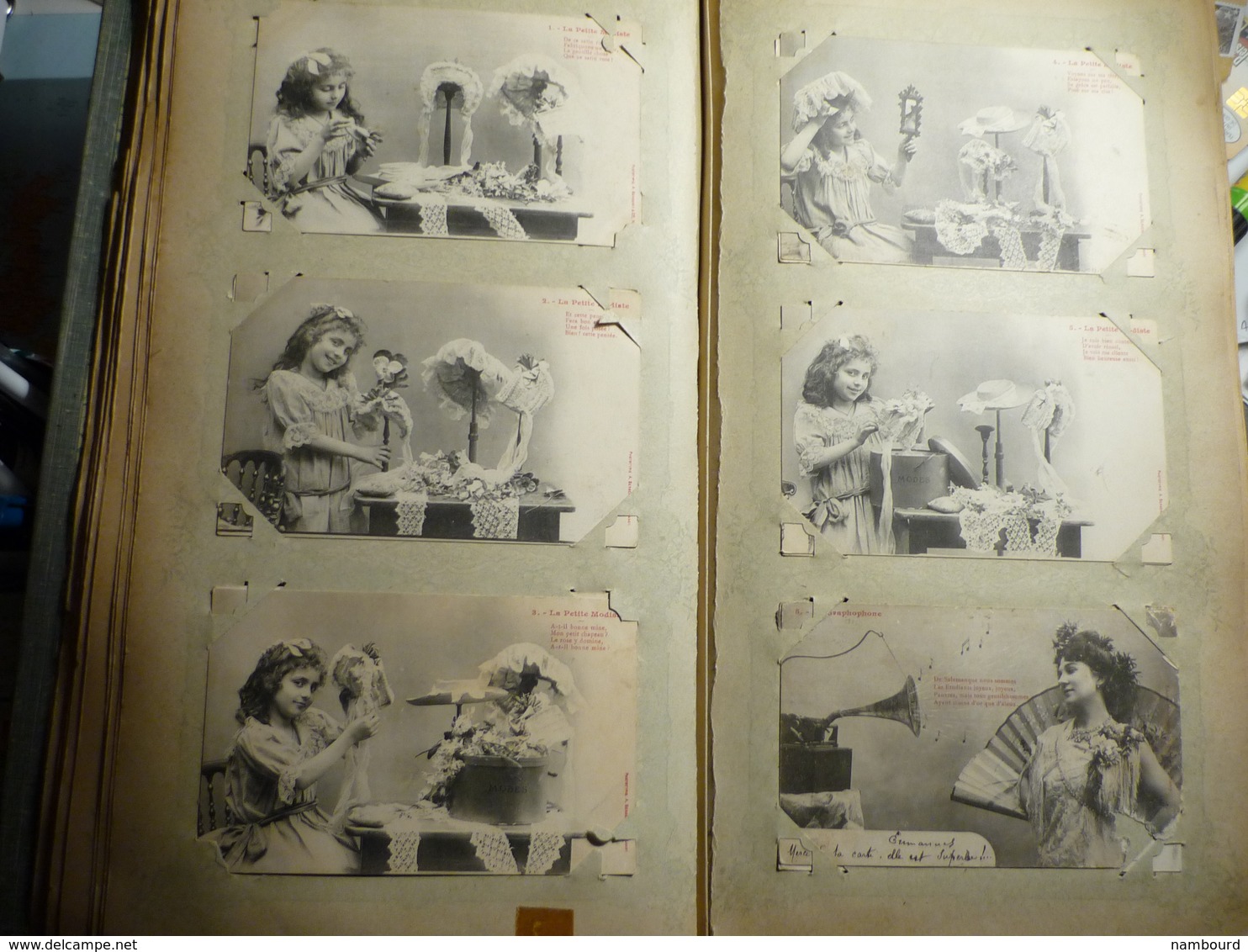 Lot de 696 cartes fantaisie Bergeret dans un gros album ancien de 232 pages