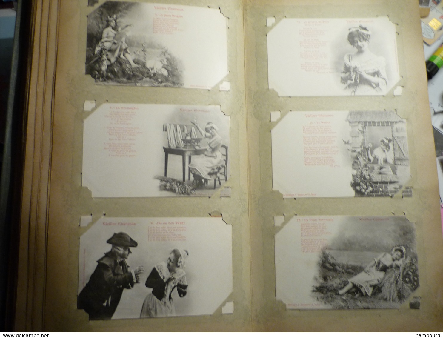 Lot de 696 cartes fantaisie Bergeret dans un gros album ancien de 232 pages